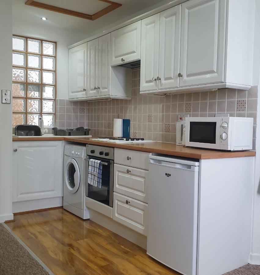A Beautiful Apartment With Stunning Sea Views & Private Balcony Bournemouth Exterior foto